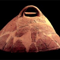 Grande coperchio in ceramica d'impasto (VI-V secolo a.C.)